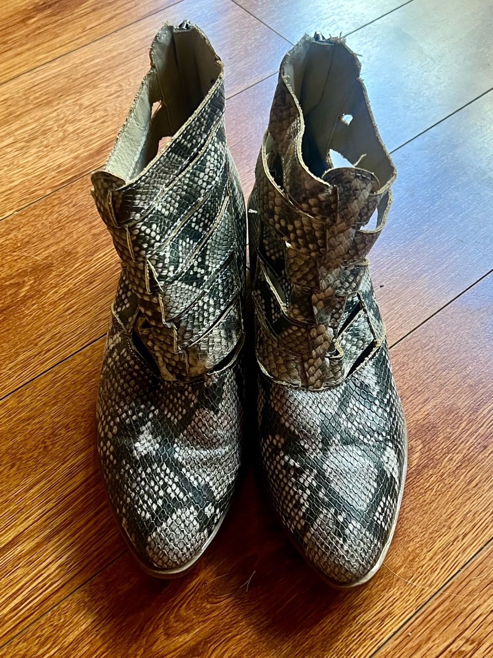Women’s Snakeskin-Pattern Ankle Boot - Taupe/Gray
